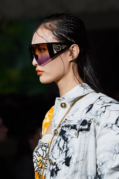 Look 97